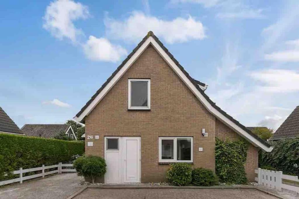 Huebsches Ferienhaus In Ouddorp - Fusslaeufig Zum Strand Und Zentrum Kültér fotó