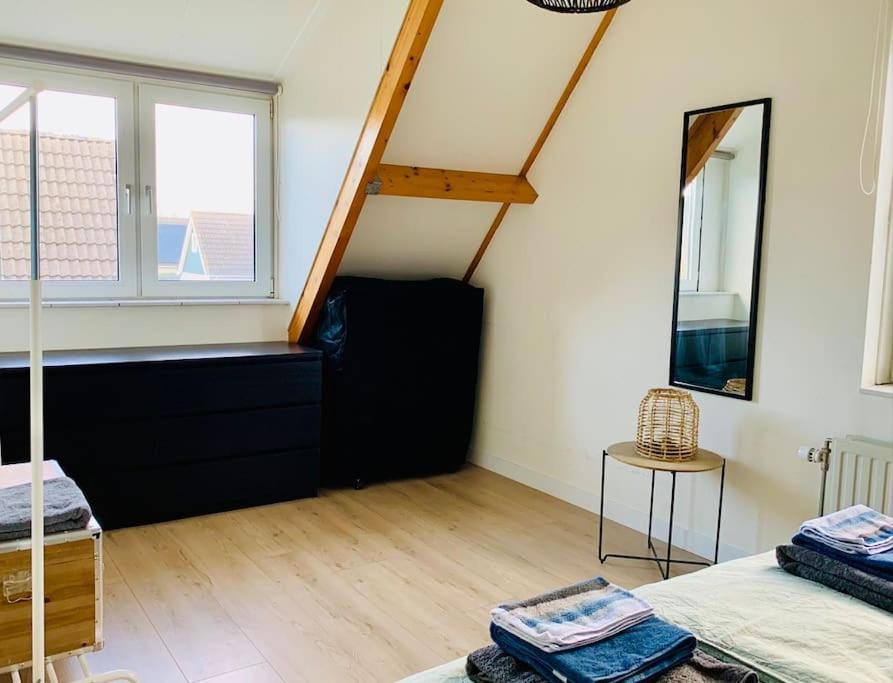 Huebsches Ferienhaus In Ouddorp - Fusslaeufig Zum Strand Und Zentrum Kültér fotó