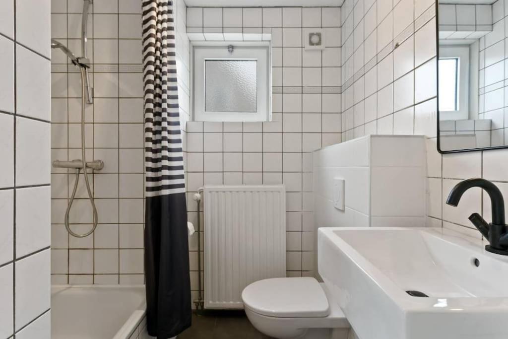 Huebsches Ferienhaus In Ouddorp - Fusslaeufig Zum Strand Und Zentrum Kültér fotó