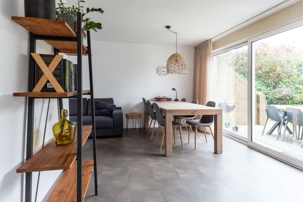 Huebsches Ferienhaus In Ouddorp - Fusslaeufig Zum Strand Und Zentrum Kültér fotó